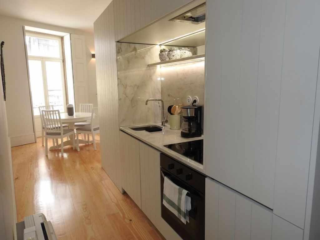 Oporto Delight 1 Luxury Apartment In Historic Center With Balcony Max 4 P Exterior foto